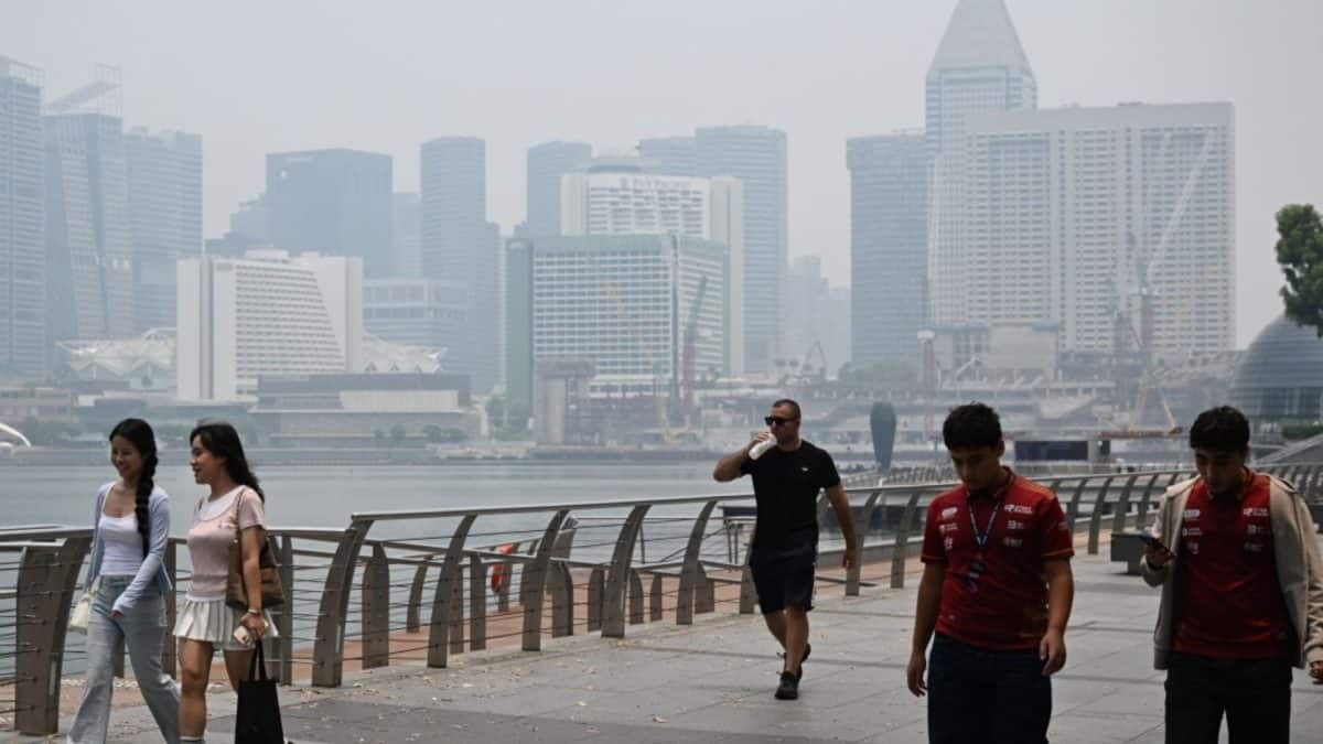 Singapore haze crisis deepens as Indonesian wildfires worsen