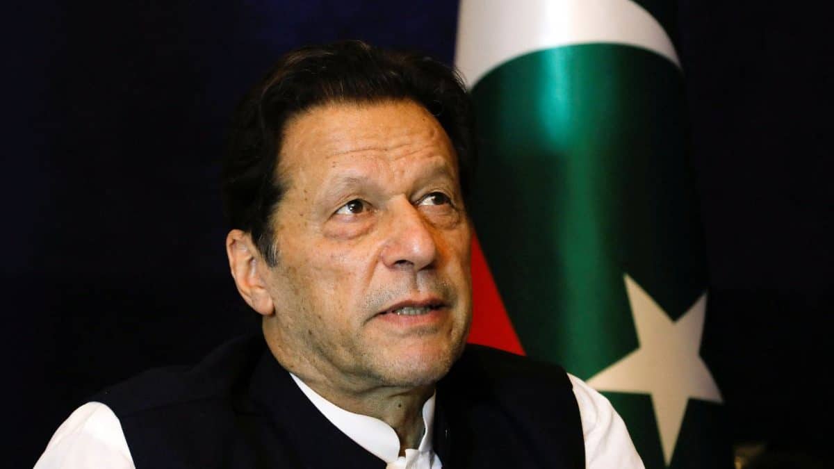 Cricket legends' appeal for Imran Khan complicates diplomacy