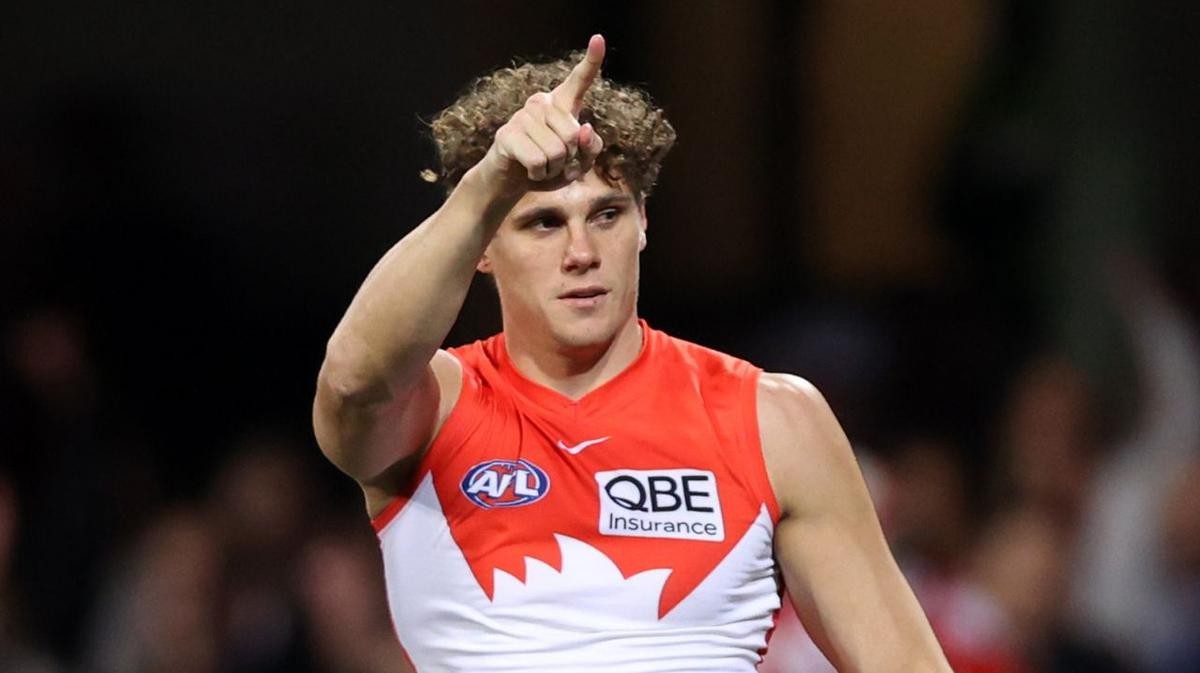 Curnow closes in on third Coleman Medal as Sydney crush Port Adelaide